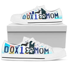Doxie mom low top Womens Tennis Shoes