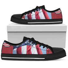 Red flag Men's Low Top Shoe