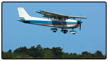Flying Cessna 172 Desk Mat