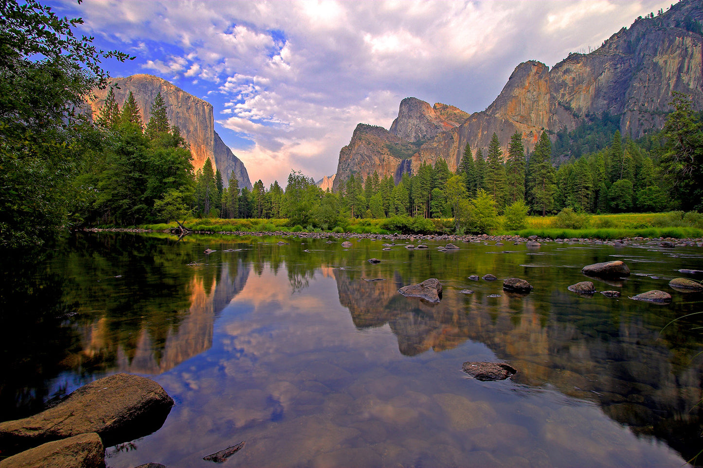 Yosemite Vally View Wall Mural